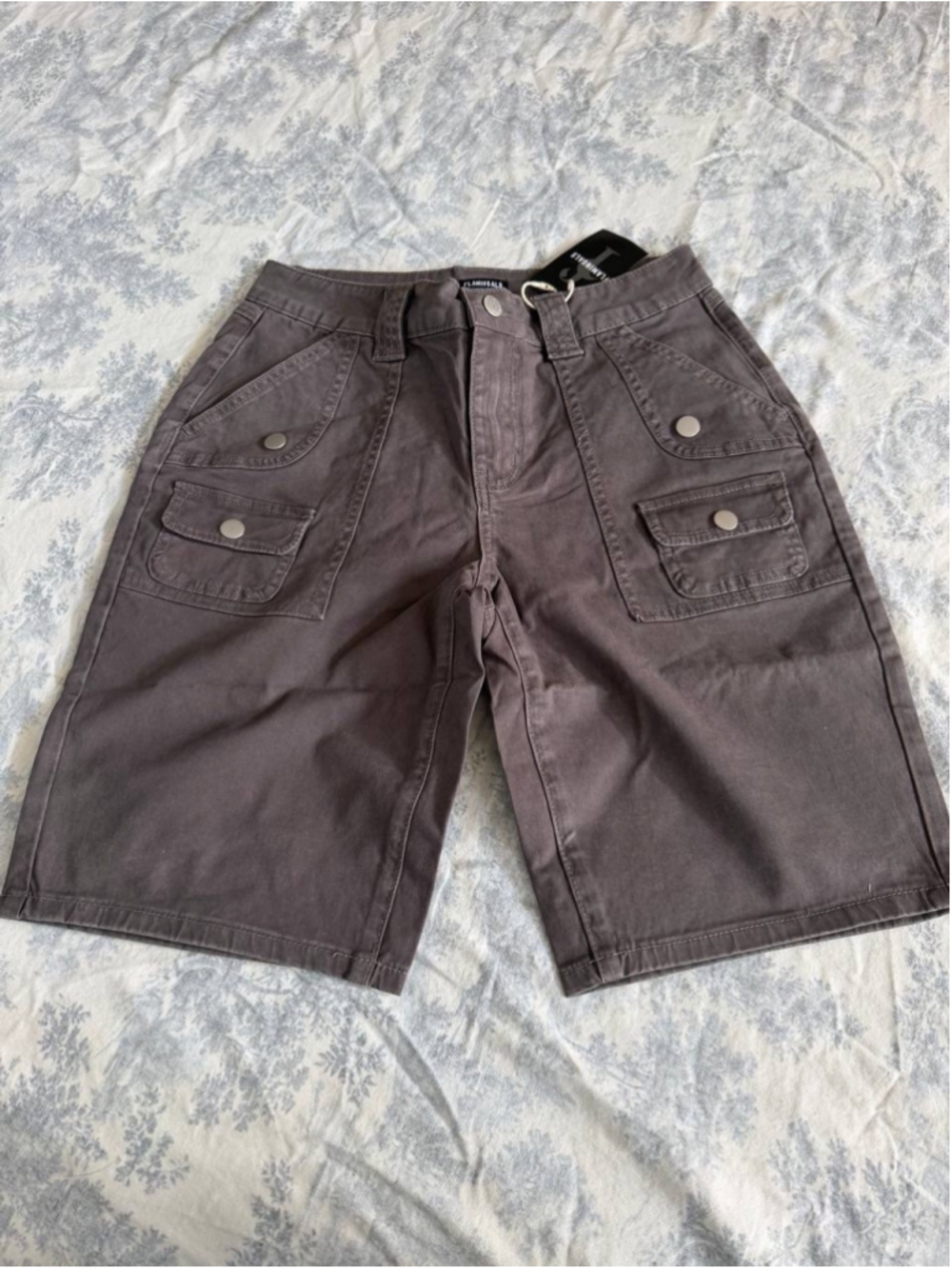 Flamingals Women's Bermuda Cargo Shorts M